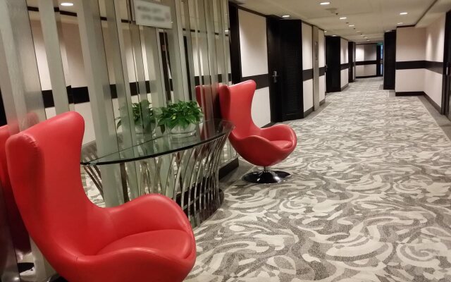 Regal Riverside Hotel