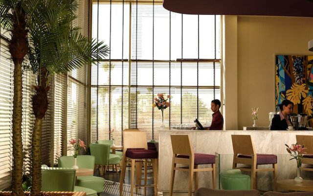 El Ein Bay Movenpick Hotel