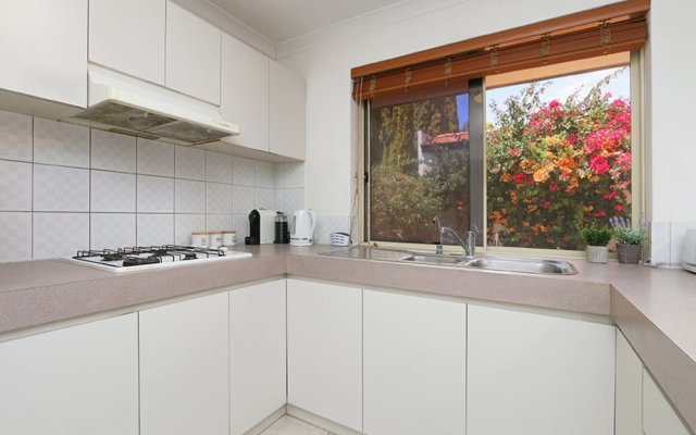 Pleasant 3 Bedroom House With Garden Close to CBD