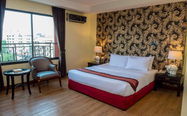 Atrium Boutique Hotel