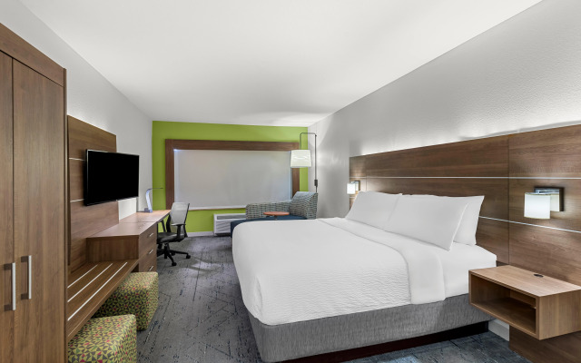 Holiday Inn Express and Suites Savannah - Midtown by IHG