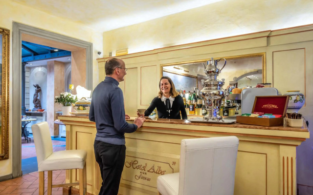 Hotel Alba Palace
