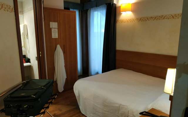 Hotel Aurora