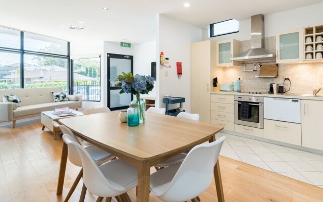 Studio 64 Oyster Bay Modern