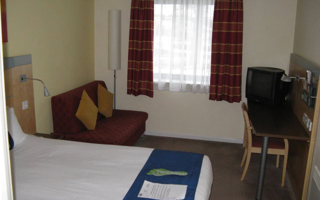 Holiday Inn Express Dunfermline by IHG