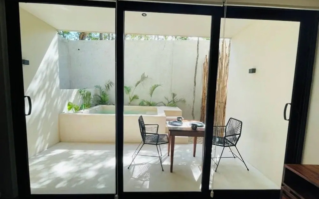 Private Jacuzzi with Pool  Studio S11