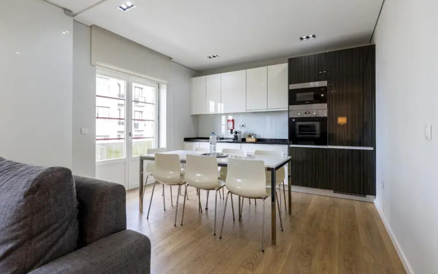 Feel Porto Downtown City Roofs