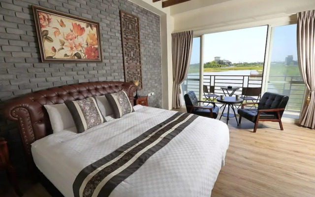Lotung Stay B&B