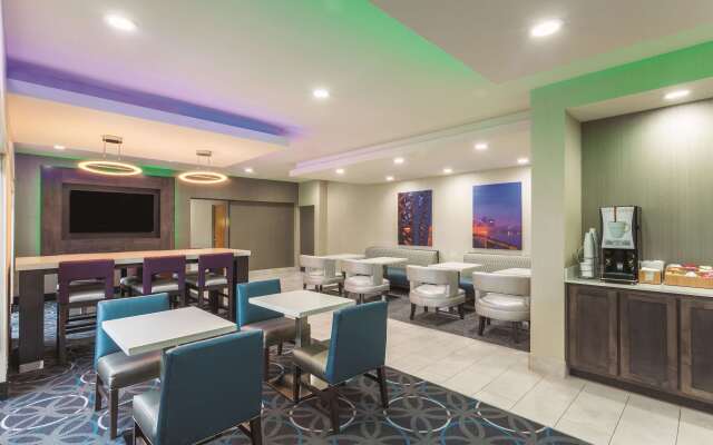 La Quinta Inn & Suites by Wyndham Hopkinsville