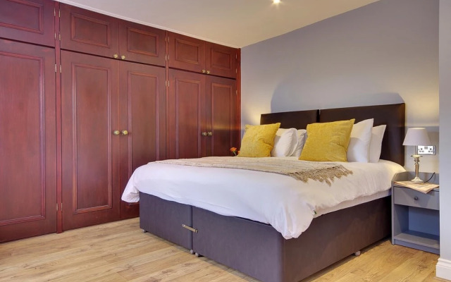 10 Westgate Street - 5 Star 18th Century House