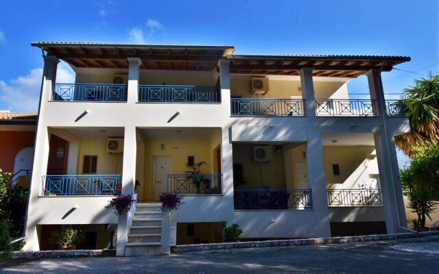 "kamelia Apartment, A Cozy 2 Bedroom Apt. Only 150m From the Sea."