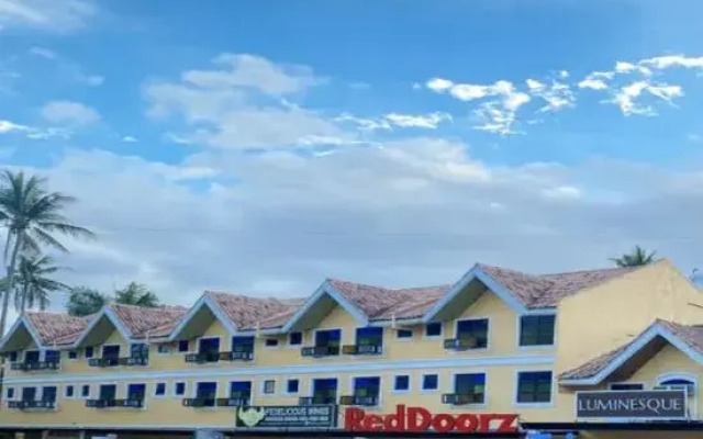 RedDoorz Plus @ Balai Sofia Bed & Breakfast Batangas