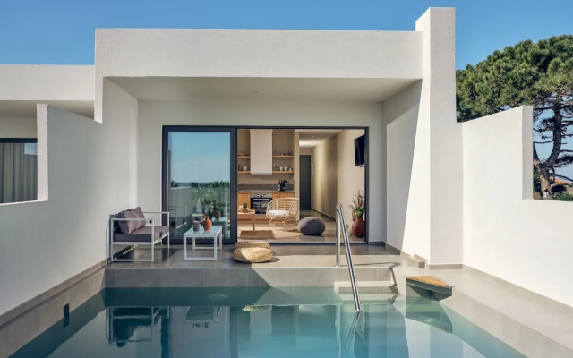 Oceanis Luxury Suites