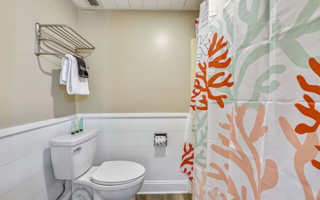 Edgewater by Book That Condo