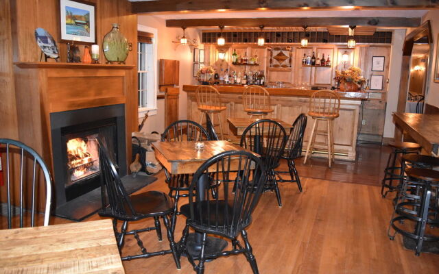 The Lincoln Inn & Restaurant At The Covered Bridge