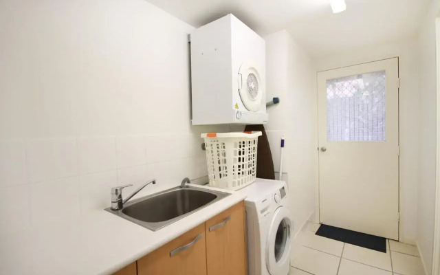 Unit 2 'Sea Breeze Villas', Coolum Beach