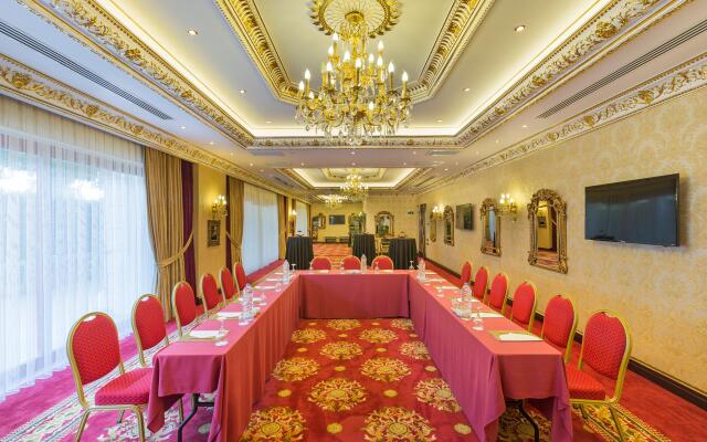 Club Hotel Sera