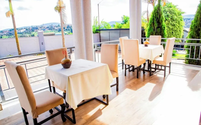 Net Luna Villa Hotel and Tours