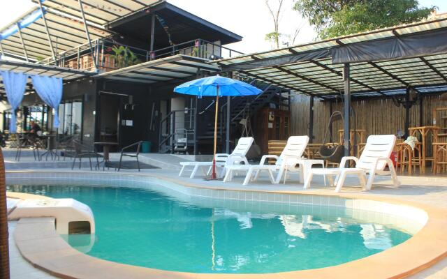 1715 House & Caff Resort Phuket