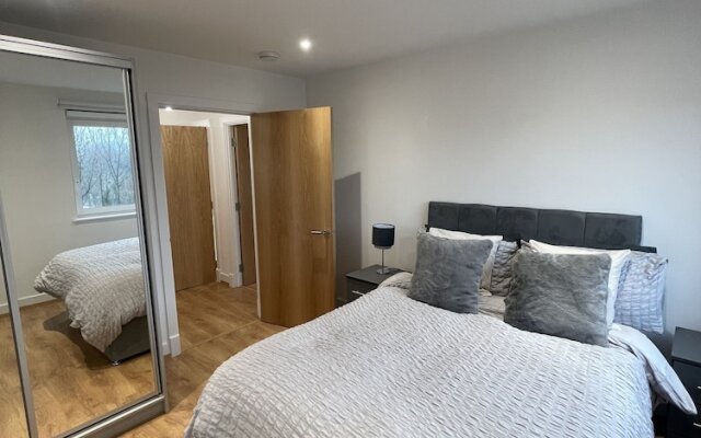 Spacious 2-bed Apartment in Whyteleafe