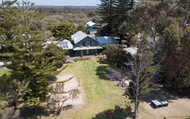 Dunsborough Beachouse YHA Backpackers