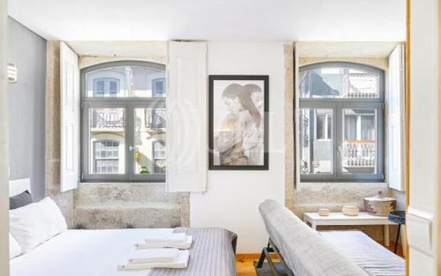 Almada Apartments 468