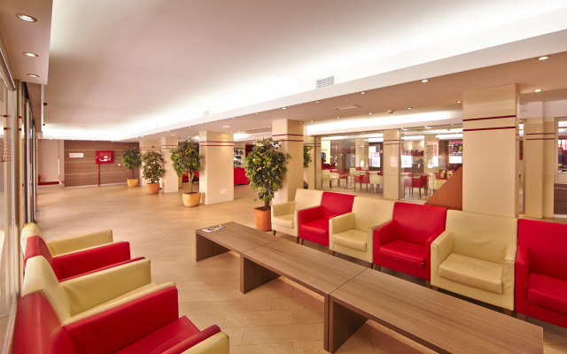 MLL Caribbean Bay Hotel