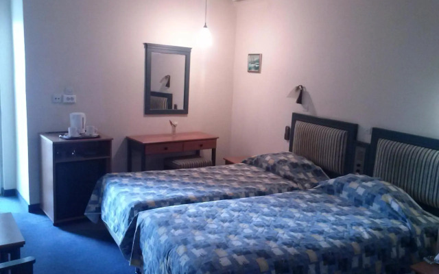 Astron Hotel