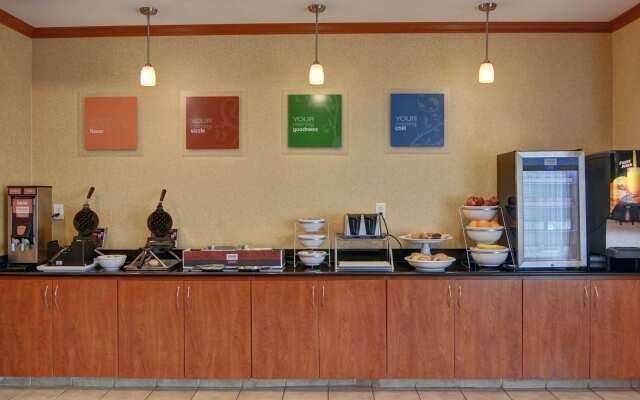 Quality Suites Near Cedar Creek Lake