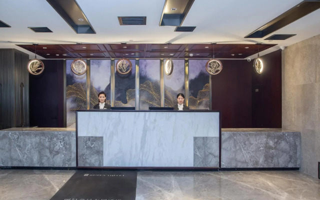 Rezen Dong Hotel (Baoding Passenger Transport Center Yuhua Road Branch)