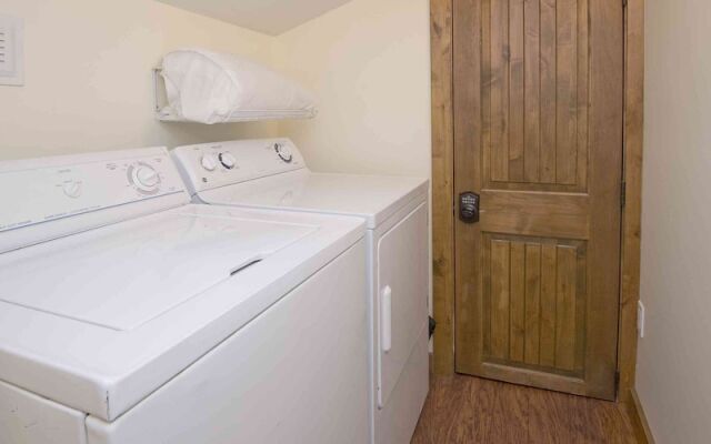 Timberfalls 1005 3 Bedroom Condo by RedAwning