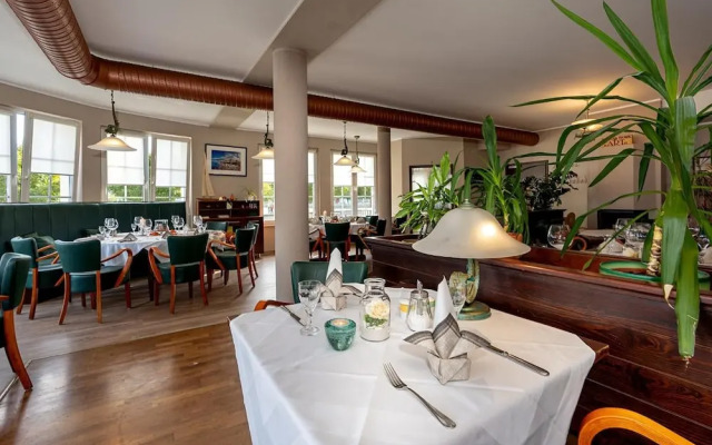 Sur la Mer - Pension & Restaurant