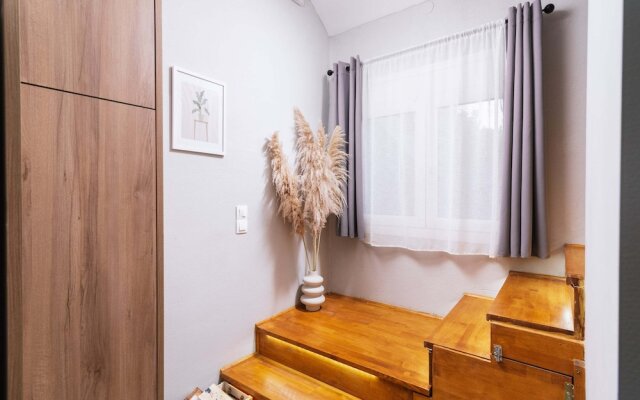 ---Ammira Mare--House near sea with pool