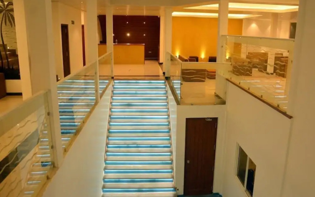 Beach Corridor Hotel & Spa with Free Airport Shuttle