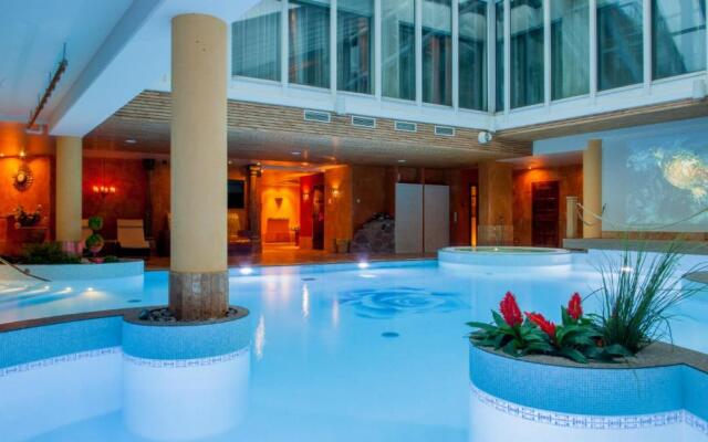 Отель Grand Rose SPA