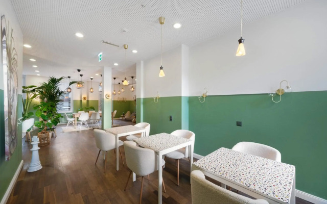 Becozy Self Check-in & Pop-up Hotel