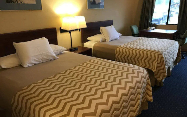 Travelodge by Wyndham Tacoma Near McChord AFB