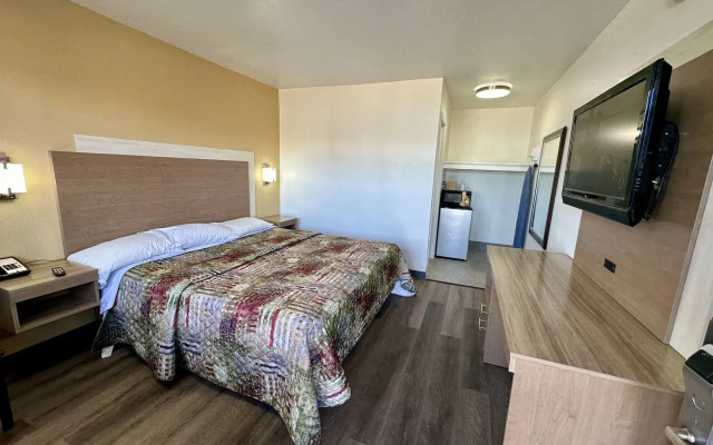 Royal Inn Charlotte Airport Hotel