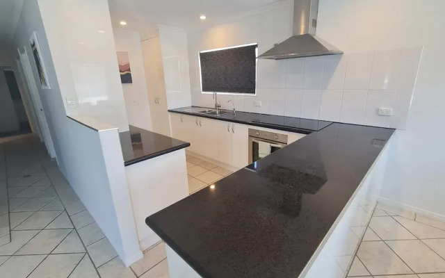 Cranbourne Court Beach Side Apartments