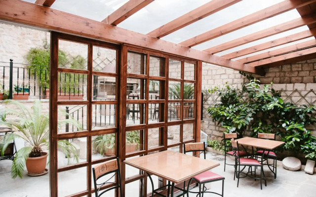 Kentrikon Hotel