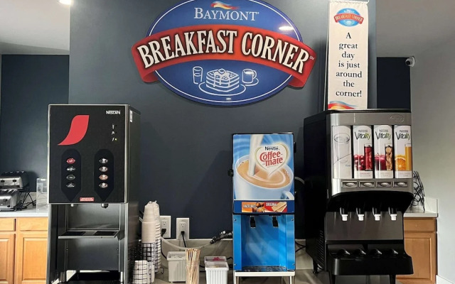 Baymont Inn & Suites Indianapolis Northeast