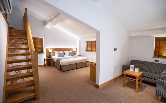 Tewinbury Farm Hotel