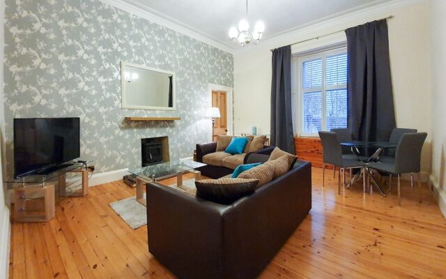 Linburn House Apartment