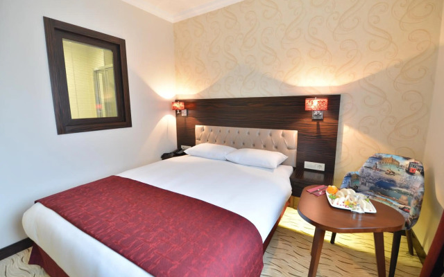 Golden Siyav Hotel