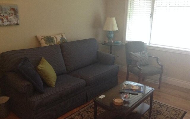 Lakeshore Bed & Breakfast