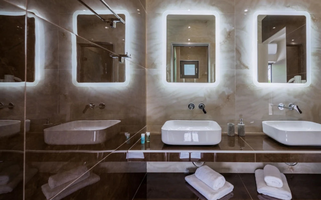 Mystique Luxury Suites & Maisonettes