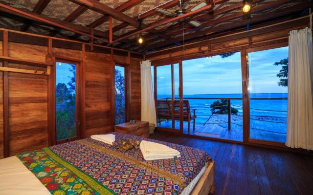 Tevana House Reef