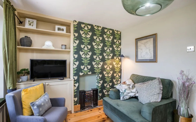 4 Canalside Cottages