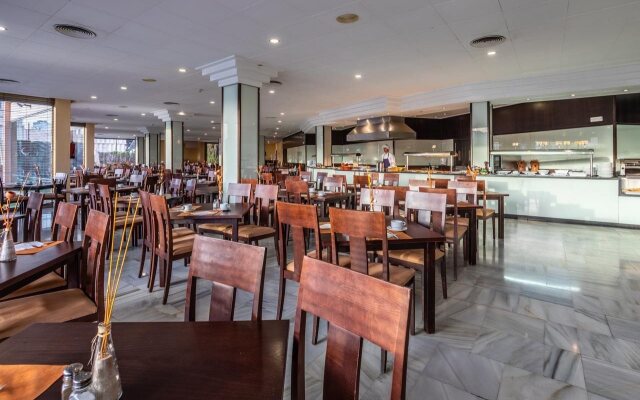 Hotel Illot Suites