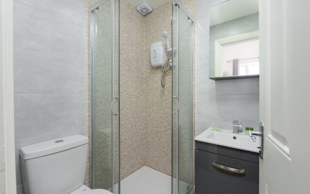 Earl's Court by CAPITAL 119